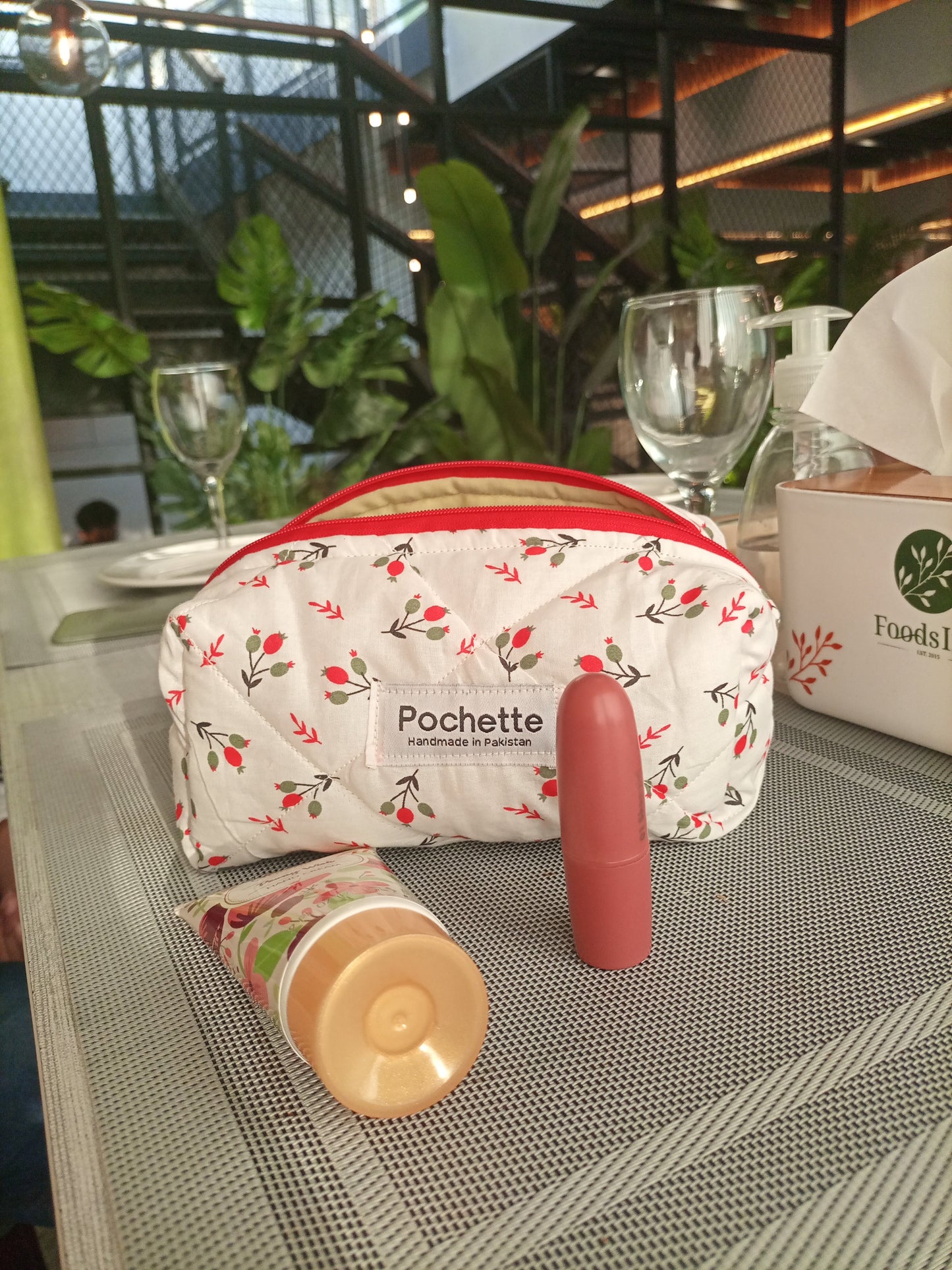 Floral beauty case